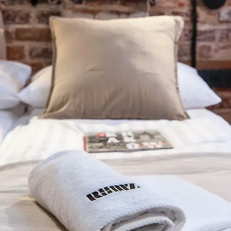 Ruumz Bed & Rest *