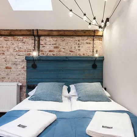 Ruumz Bed & Rest