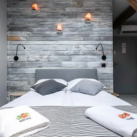 Ruumz Bed & Rest *